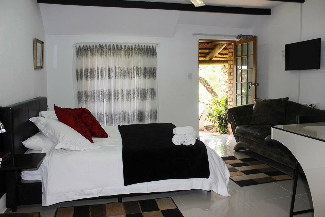 Francor Guesthouse Pretoria-Noord Extérieur photo