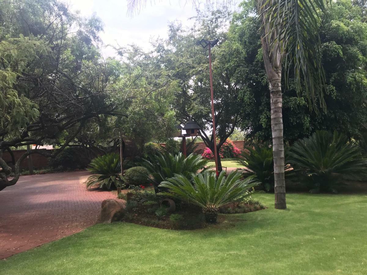 Francor Guesthouse Pretoria-Noord Extérieur photo