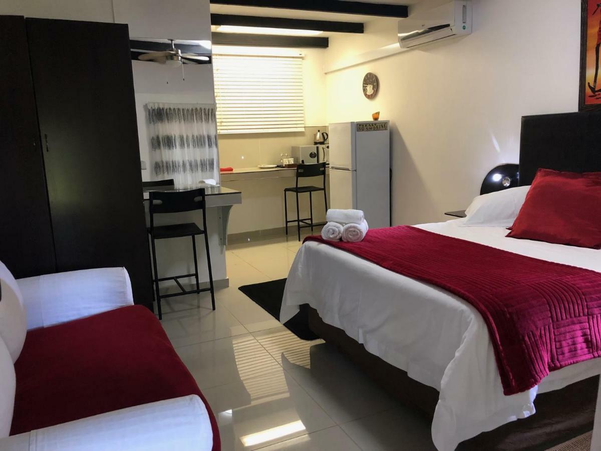 Francor Guesthouse Pretoria-Noord Extérieur photo