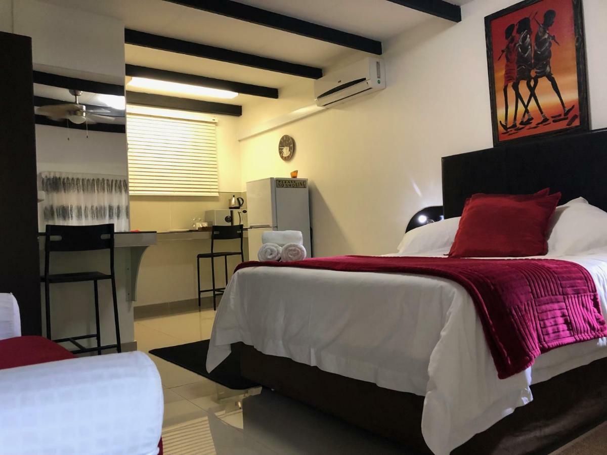 Francor Guesthouse Pretoria-Noord Extérieur photo